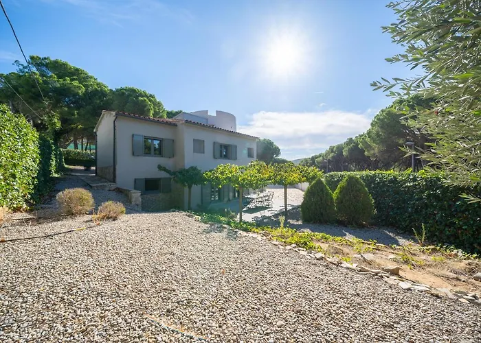 Cornelia Villa
