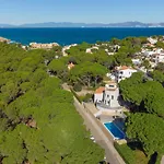 Cornelia L' Escala